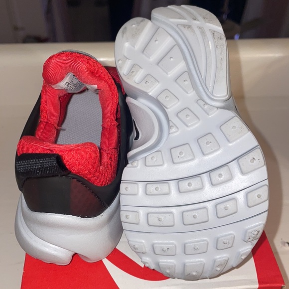 Nikes - Picture 6 of 6